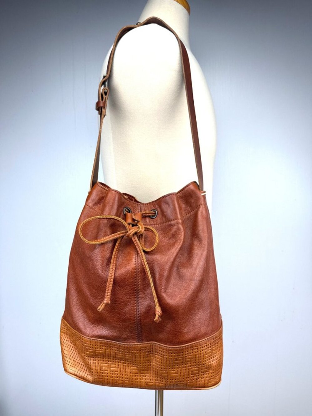 ANTHROPOLOGIE x HOLDING HORSES Cedar Genuine Leather Brown Bucket Bag